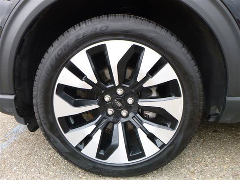 Used 2025 Ford Explorer Platinum w/ LUX Leather Package AWD/4WD image 25