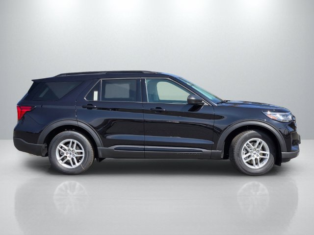 New 2026 Ford Explorer Active RWD image 3