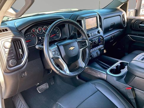 Used 2020 Chevrolet Silverado 2500 LTZ w/ LTZ Convenience Package image 18