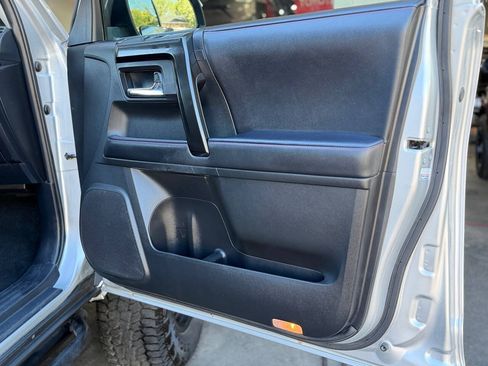 Used 2022 Toyota 4Runner TRD Off-Road Premium AWD/4WD image 68