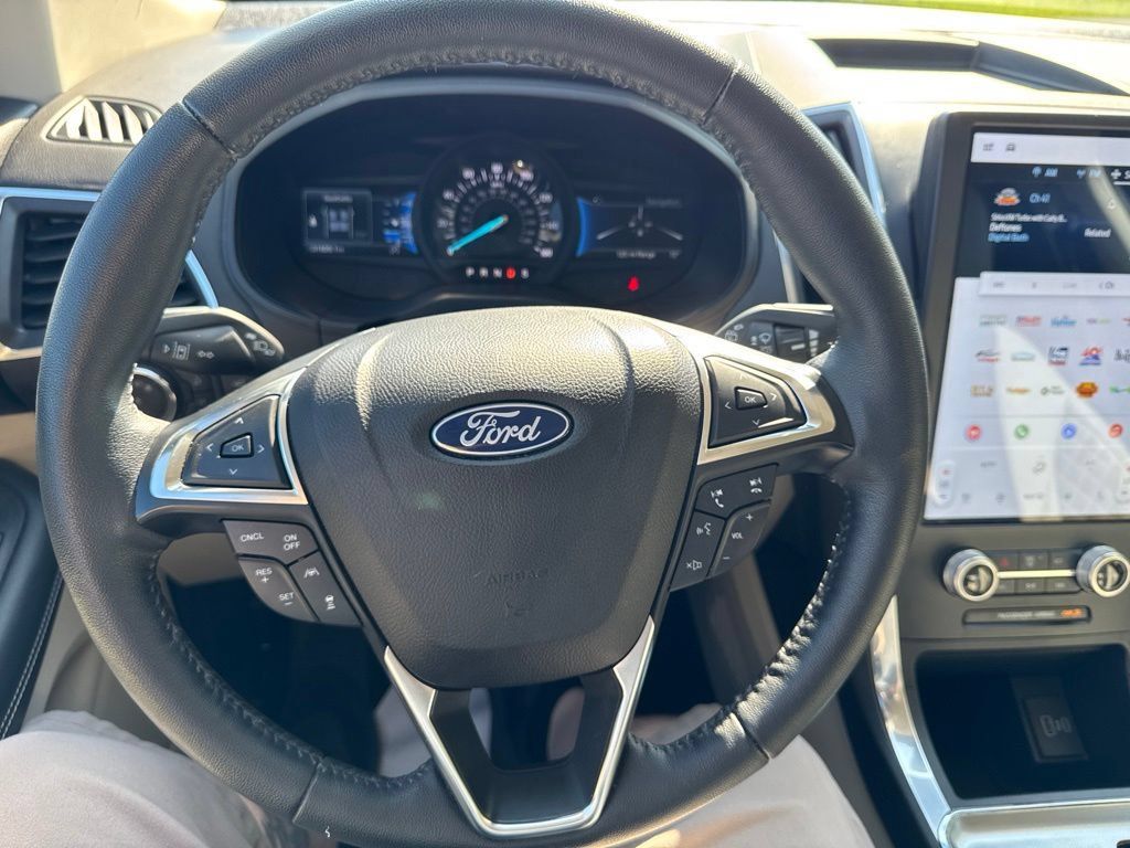 Used 2024 Ford Edge Titanium AWD/4WD image 23
