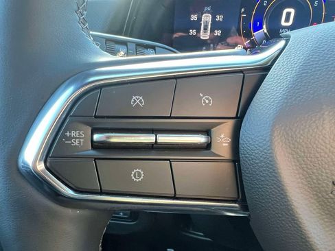 Used 2025 Chevrolet Tahoe High Country image 24