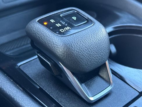 Used 2025 Nissan Rogue SV FWD image 22