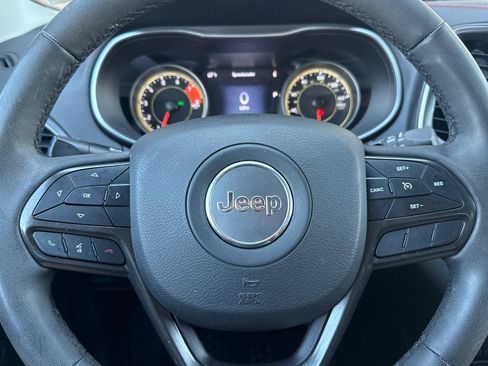 Used 2022 Jeep Cherokee Trailhawk w/ Comfort/Convenience Group AWD/4WD image 34