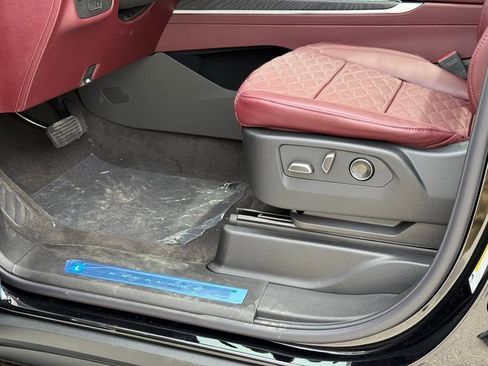 New 2026 Cadillac Escalade Luxury w/ Touring Package image 18