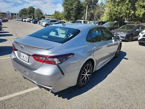 Certified 2022 Toyota Camry SE image 5