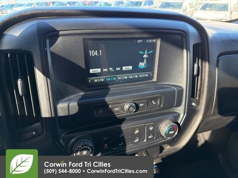 Used 2018 Chevrolet Silverado 1500 W/T w/ Trailering Package image 14
