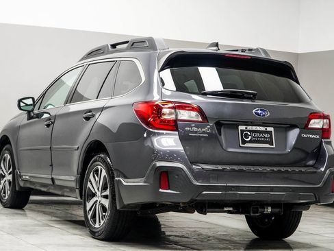 Used 2019 Subaru Outback 2.5i Limited w/ Popular Package #2 image 9