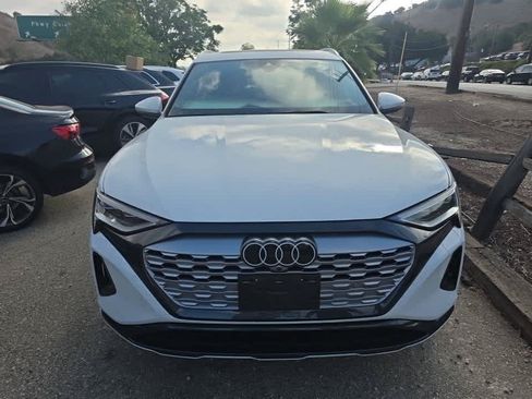 Used 2024 Audi Q8 e-tron Premium Plus w/ Premium Plus Package AWD/4WD image 2