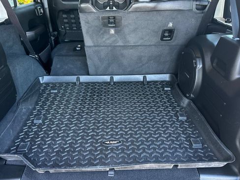 Used 2023 Jeep Wrangler Unlimited Rubicon w/ Xtreme 35 Tire Package AWD/4WD image 15