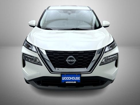 Certified 2023 Nissan Rogue SV FWD image 2