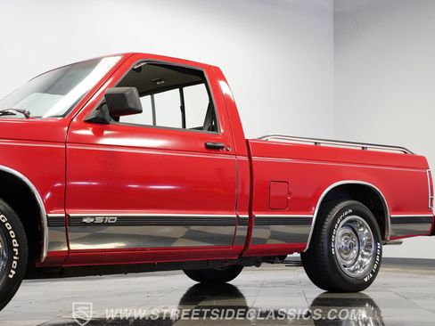 Used 1991 Chevrolet S10 Pickup 2WD Regular Cab image 23
