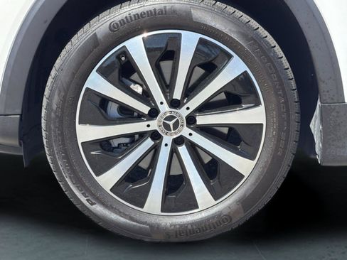 Certified 2022 Mercedes-Benz GLB 250 4MATIC image 33
