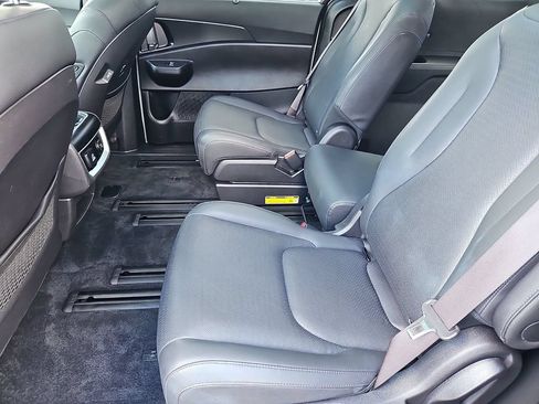 Used 2025 Kia Carnival SX Prestige FWD image 34