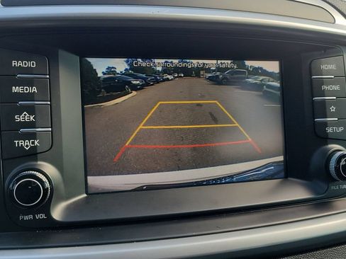 Used 2019 Kia Sorento S FWD image 17
