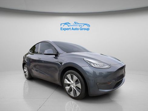 Used 2023 Tesla Model Y Long Range AWD/4WD image 5