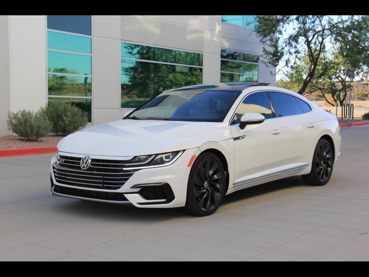 Used 2020 Volkswagen Arteon SEL FWD image 1