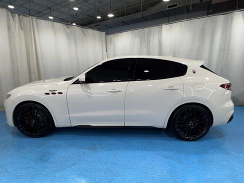 Used 2021 Maserati Levante Trofeo AWD/4WD image 4