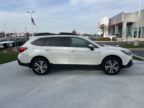 Used 2018 Subaru Outback 2.5i Limited image 11