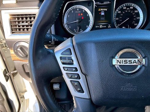 Used 2018 Nissan Titan SL image 18