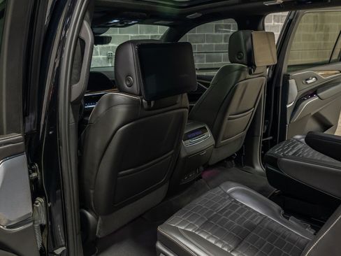 Used 2023 Cadillac Escalade ESV Sport Platinum w/ LPO, ONYX Package AWD/4WD image 60