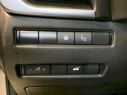 Used 2021 Nissan Rogue Platinum image 19