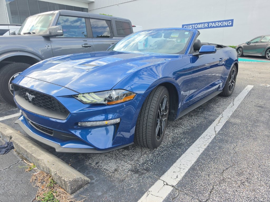 Used 2022 Ford Mustang Premium w/ Ford Safe & Smart Package RWD image 3