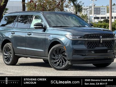 New 2025 Lincoln Navigator Reserve w/ Jet Appearance Package