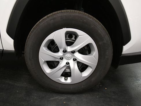 Certified 2024 Toyota RAV4 LE image 28