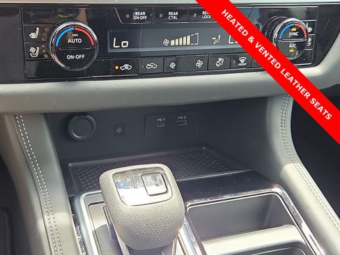Used 2025 Nissan Pathfinder Platinum w/ Cargo Package AWD/4WD image 21