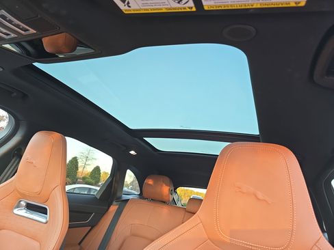 Used 2024 Jaguar F-PACE R-Dynamic S image 28