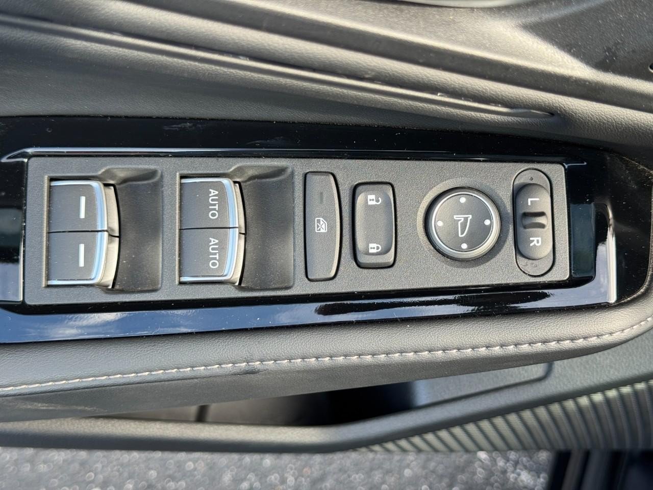 Used 2025 Honda Accord Touring image 18
