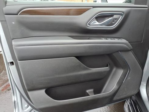 Used 2023 GMC Yukon SLE image 13