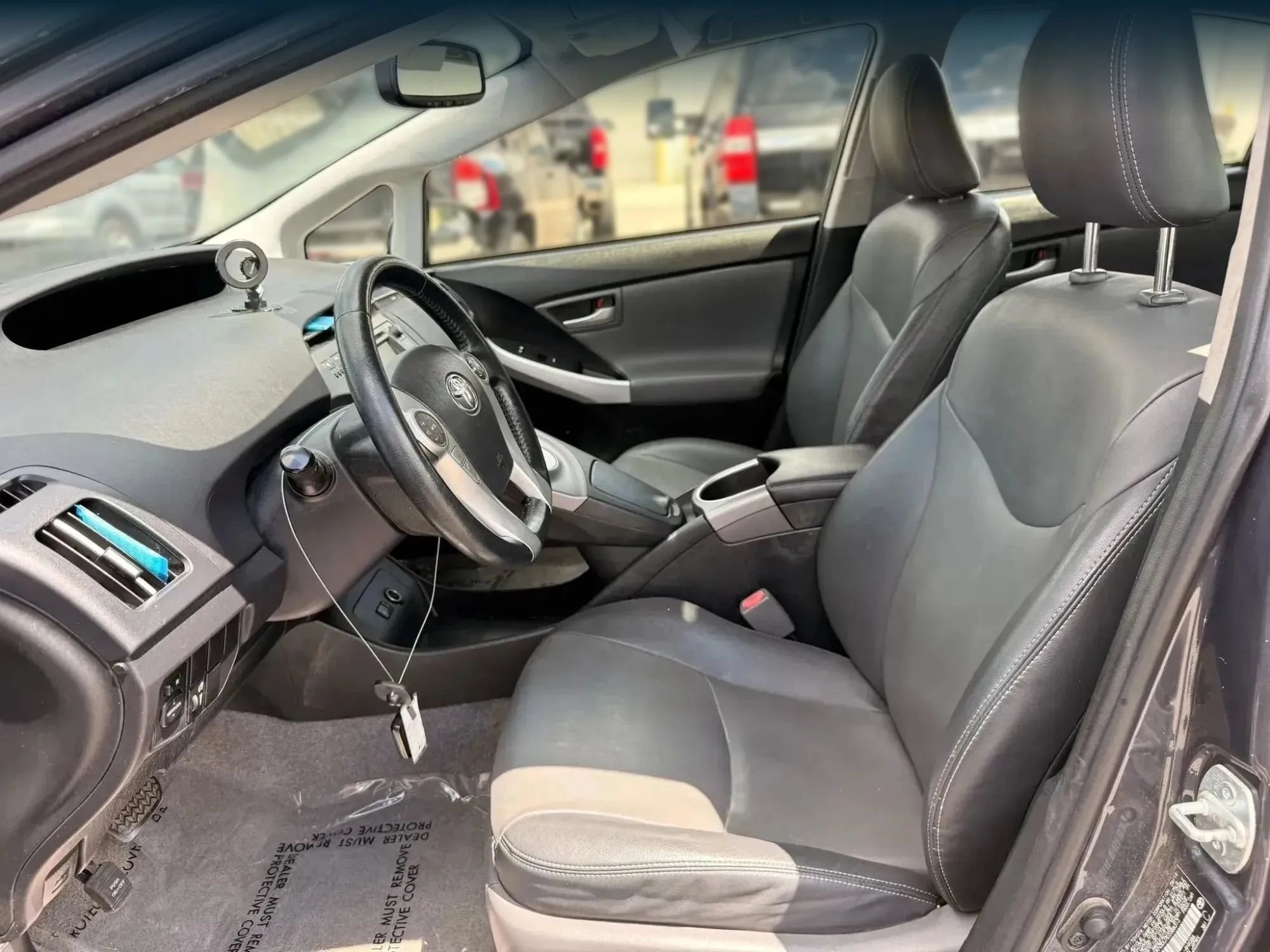 Used 2014 Toyota Prius Four FWD image 2