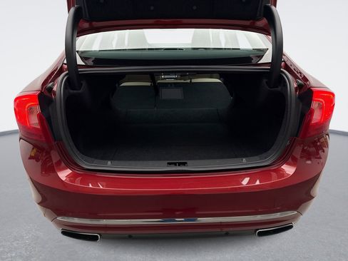 Used 2017 Volvo S60 T5 Inscription image 22