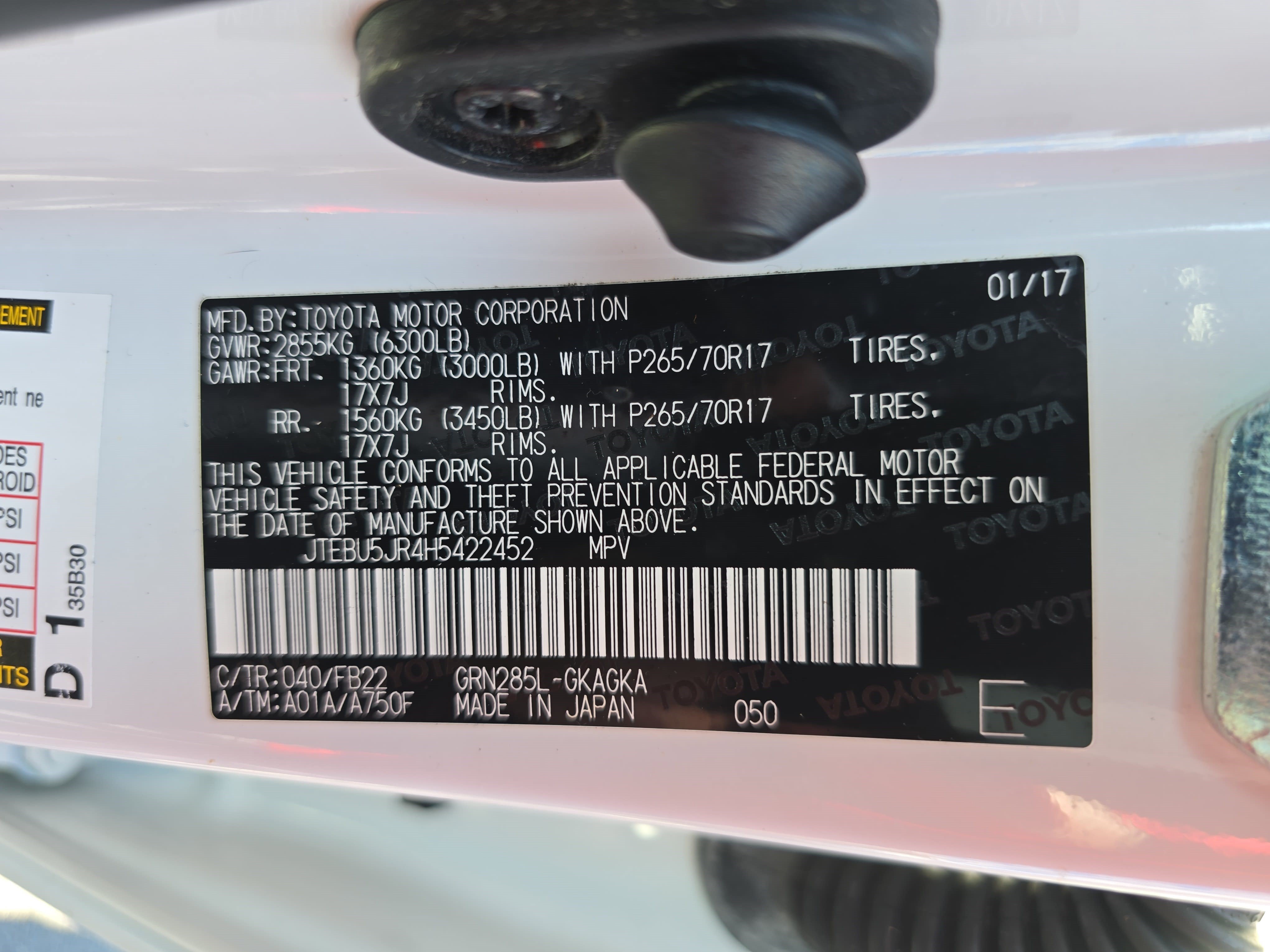 Used 2017 Toyota 4Runner SR5 AWD/4WD image 33