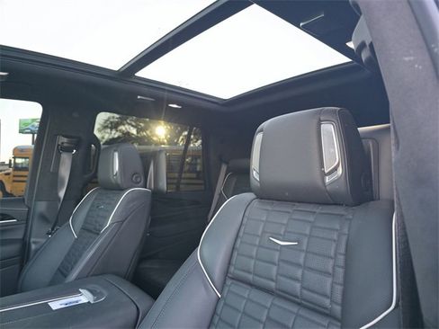 Used 2024 Cadillac Escalade V w/ LPO, ONYX Package image 12