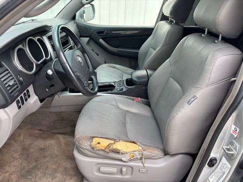 Used 2005 Toyota 4Runner Limited image 17