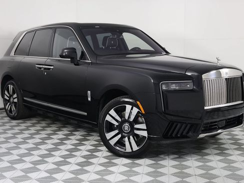 New 2026 Rolls-Royce Cullinan AWD/4WD image 9
