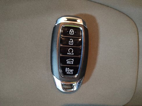 Used 2023 Hyundai Elantra SEL w/ Cargo Package FWD image 32