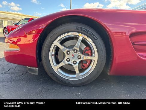 Used 2004 Chevrolet Corvette Convertible w/ Preferred Equipment Group RWD image 21