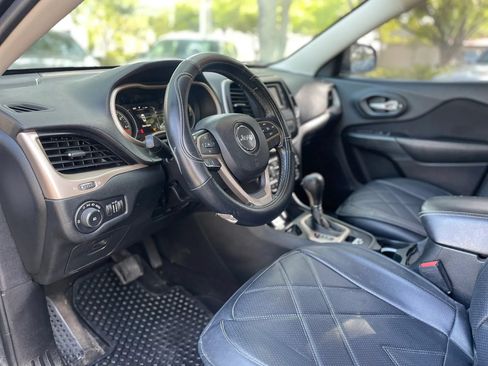 Used 2015 Jeep Cherokee Latitude FWD image 23