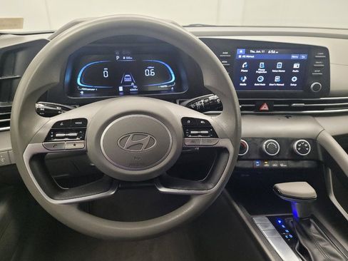 Used 2024 Hyundai Elantra SE FWD image 22