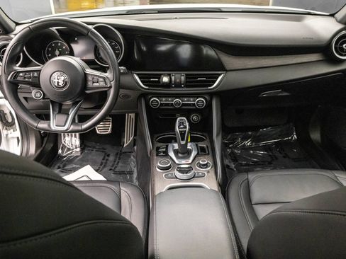 Used 2022 Alfa Romeo Giulia Ti AWD/4WD image 32