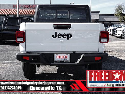 New 2026 Jeep Gladiator Sport AWD/4WD image 4