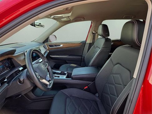 Used 2024 Volkswagen Atlas SE w/ Black Wheel Package AWD/4WD image 10