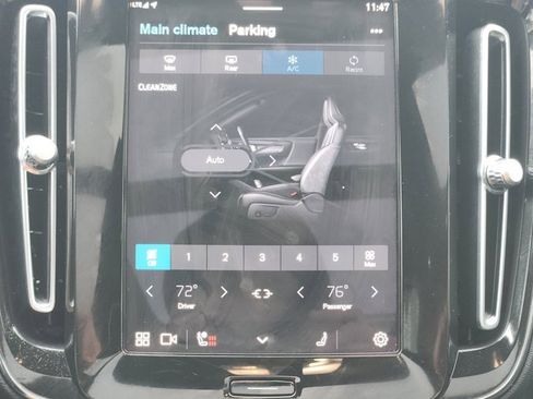 Used 2023 Volvo XC40 Recharge Ultimate image 18