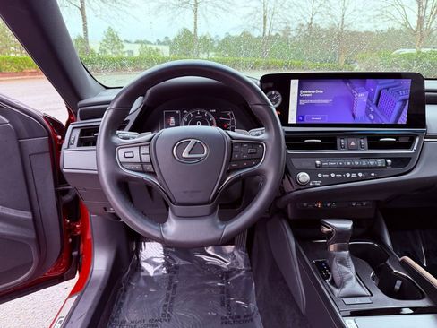 Certified 2023 Lexus ES 350 w/ Premium Package image 17