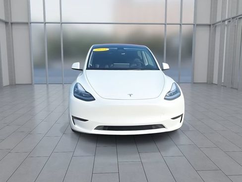 Used 2023 Tesla Model Y Performance AWD/4WD image 3