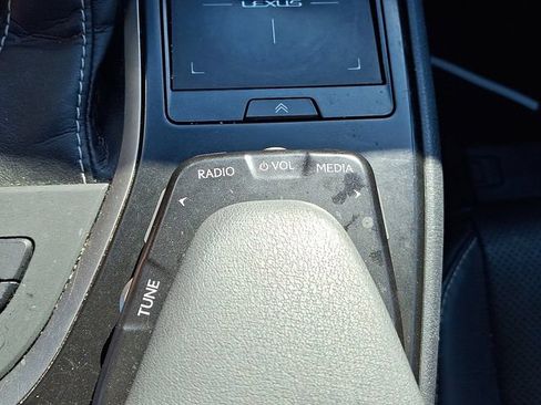 Used 2019 Lexus UX 250h w/ Premium Package AWD/4WD image 36